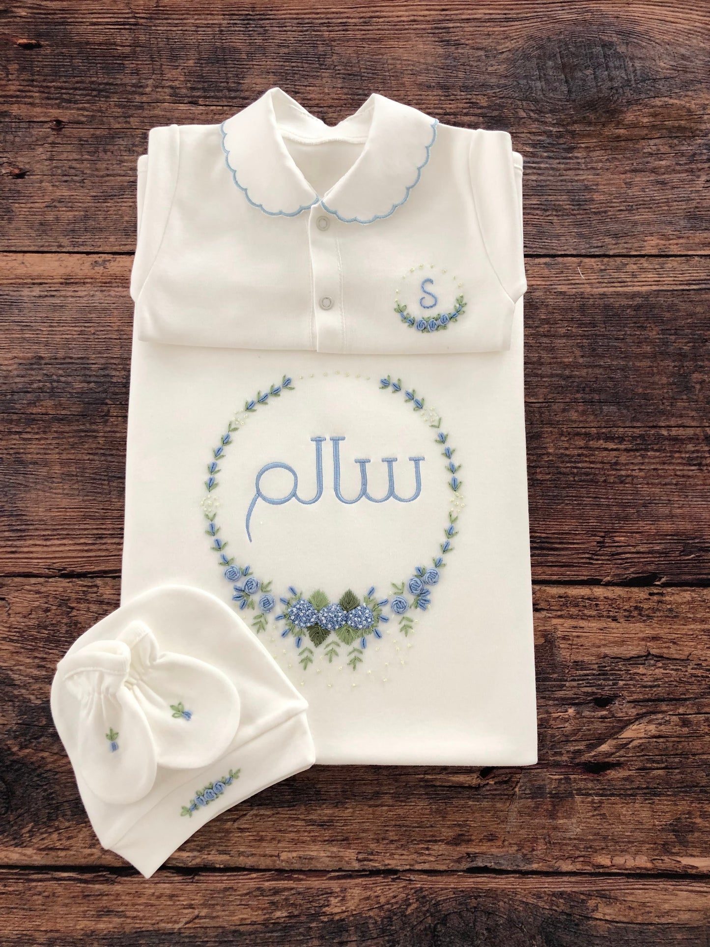 Personalized Hand Embroidery Clothing Set (0-3 Months) (4 Pcs, Sleepsuit, Blanket, Beanie, Mittens) | Hydrangea | Blue