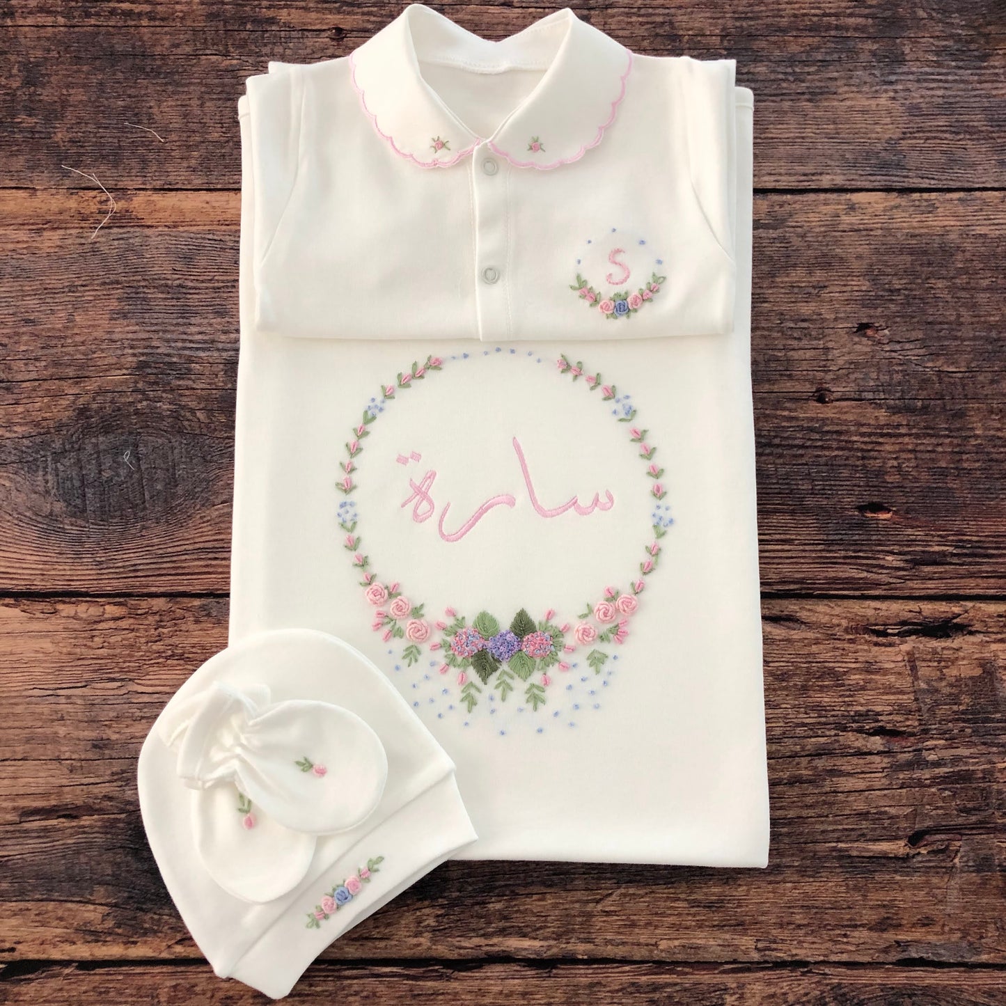 Personalized Hand Embroidery Clothing Set (0-3 Months) (4 Pcs, Sleepsuit, Blanket, Beanie, Mittens) | Hydrangea | Pink